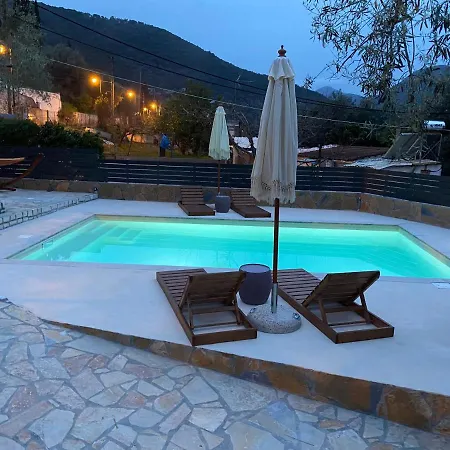 Panoramic Lagoon View Willa