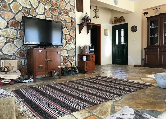 Panoramic Lagoon View 别墅 Yénion