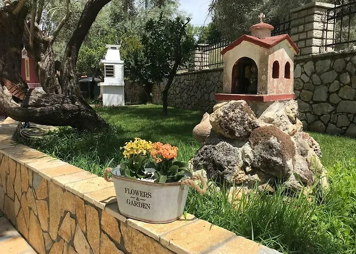 Panoramic Lagoon View Yénion